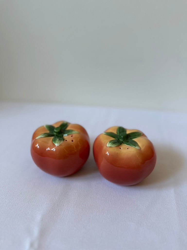 tomato salt & pepper shakers