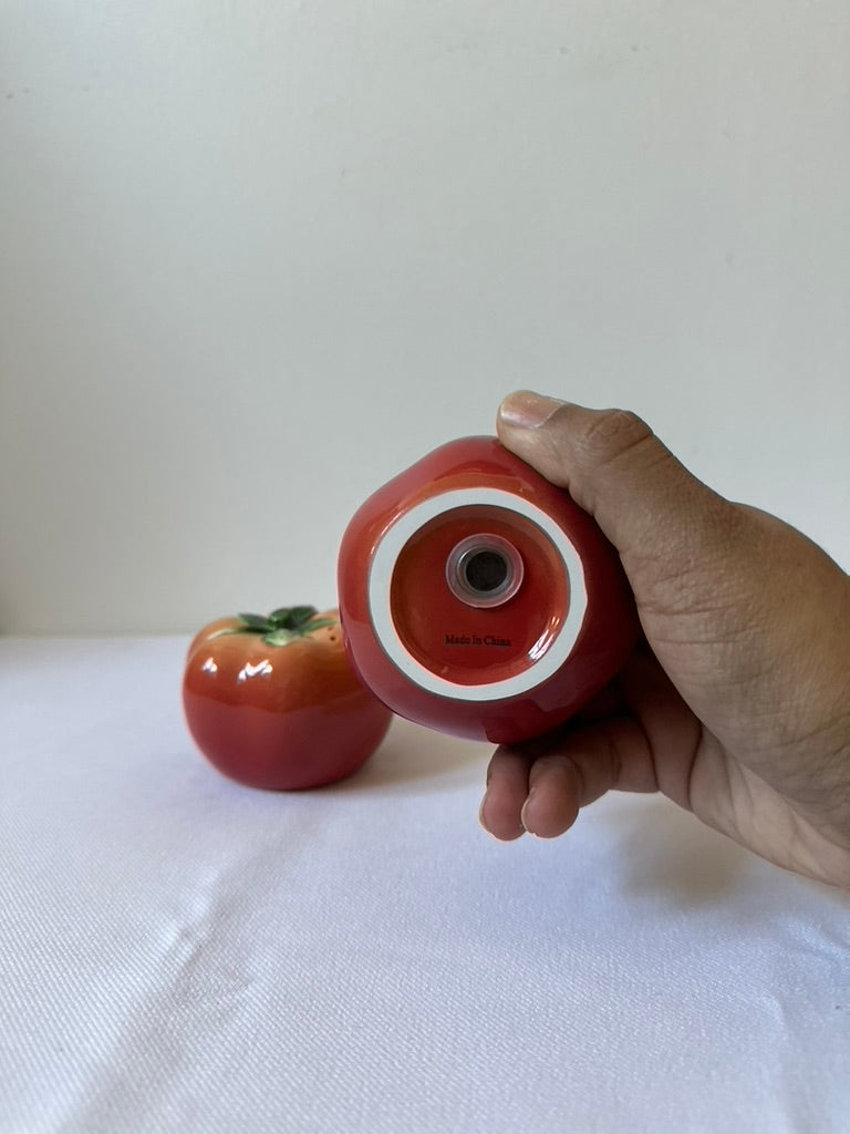 tomato salt & pepper shakers
