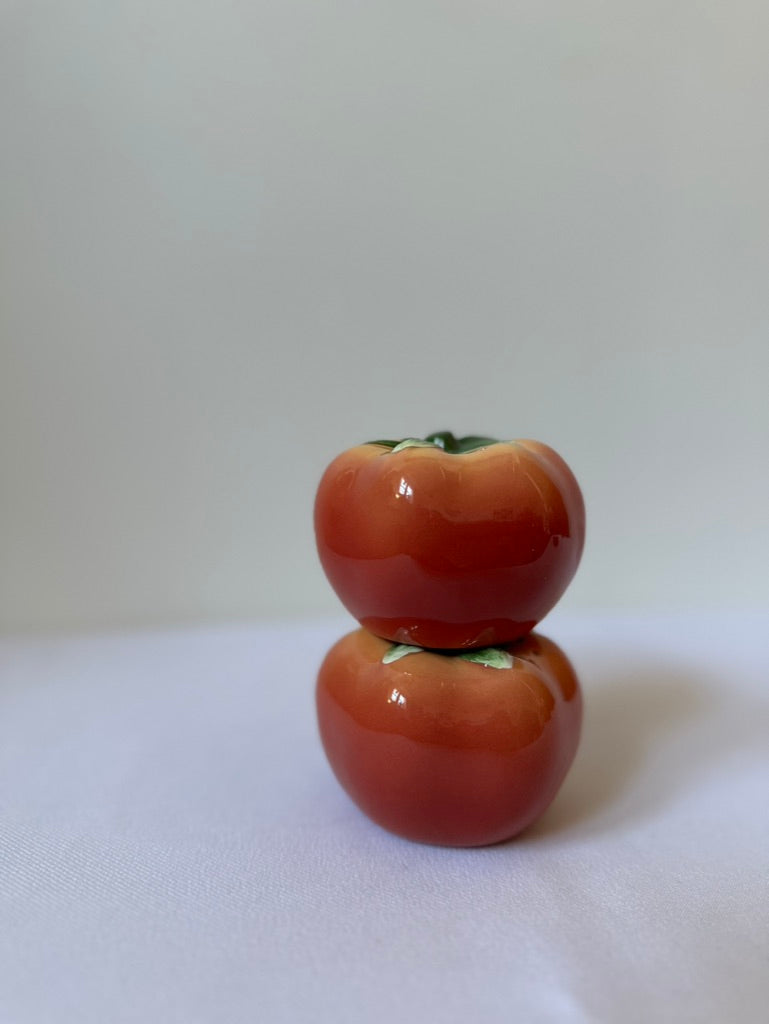 tomato salt & pepper shakers